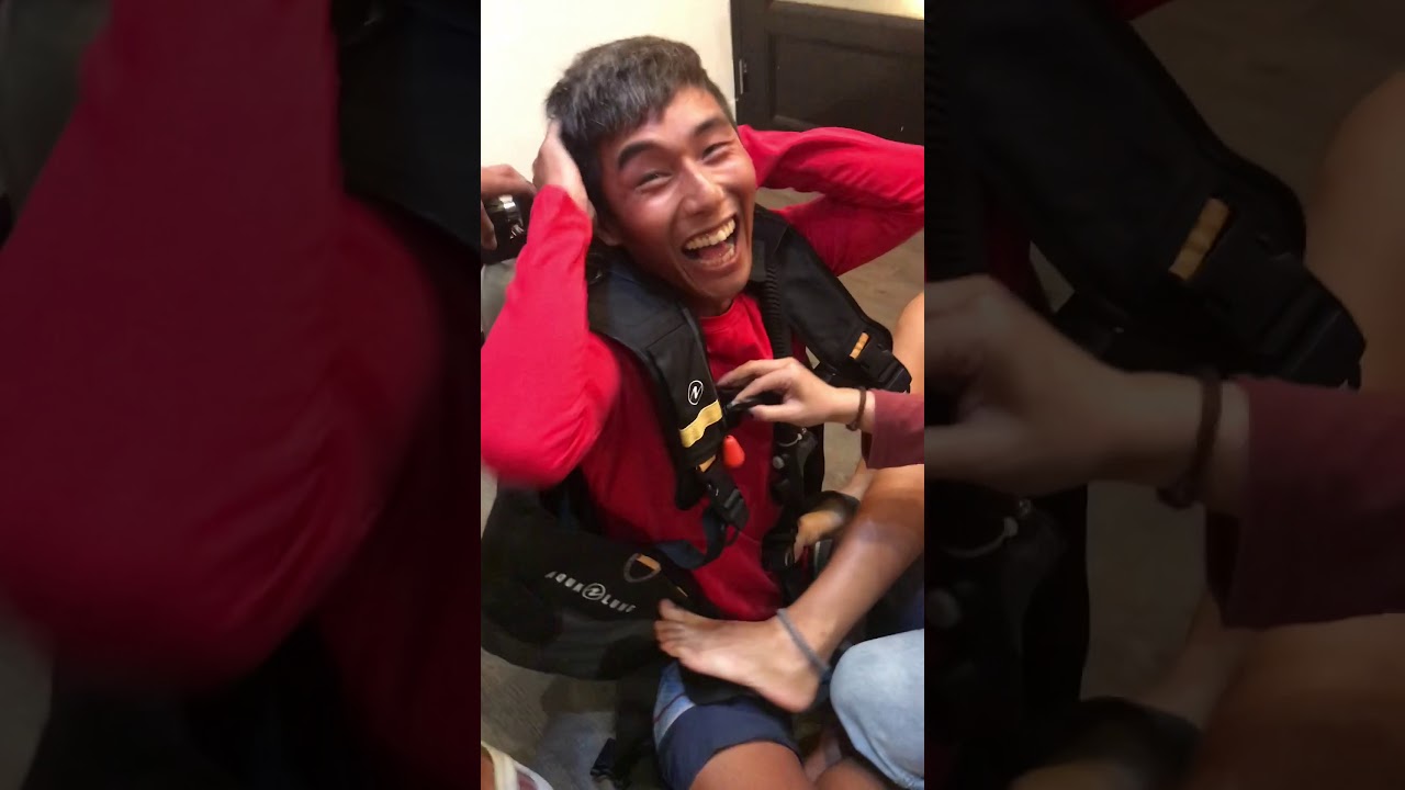 2019 小琉球荒唐聖誕趴替｜潛水人必玩｜居琉潛水背包客棧｜賣噪餐廳