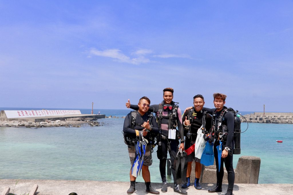 潛水教練推薦 如何選擇潛水教練 5大重點告訴你 居琉潛水 小琉球背包客棧